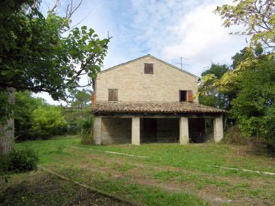 Farmhouse for Sale to Ponzano di Fermo