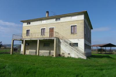 Casa colonica in Vendita a Potenza Picena