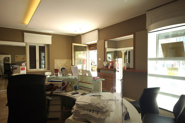 Locale commerciale in vendita a Negrar