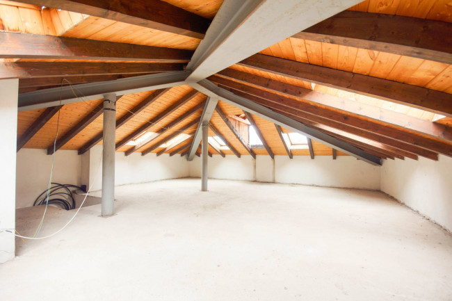 Palazzina 3 piani fuori terra in Vendita in vendita a Cembra Lisignago