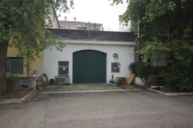 Capannone in vendita a Verona