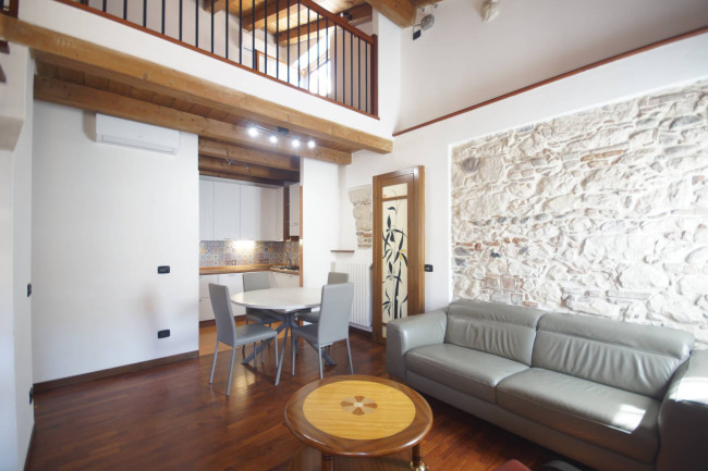 Appartamento Duplex in Affitto in affitto a Verona