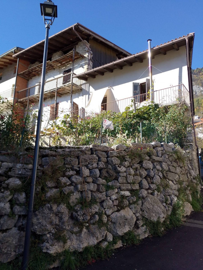 Rustico in vendita a Isera