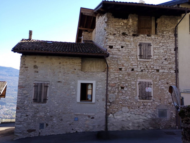 Rustico in vendita a Isera