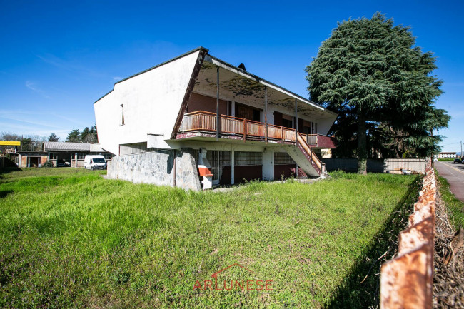 Villa in Vendita a Inveruno