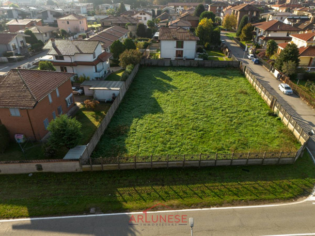 Terreno edificabile in Vendita a Casorezzo