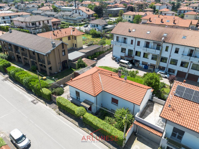 Villa in Vendita a Parabiago
