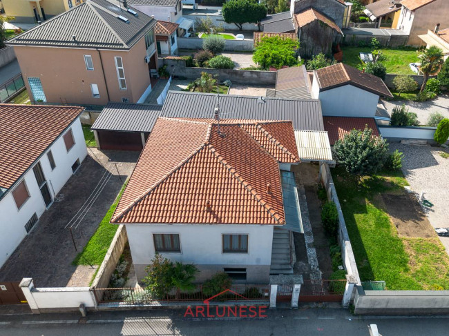 Villa in Vendita a Arluno