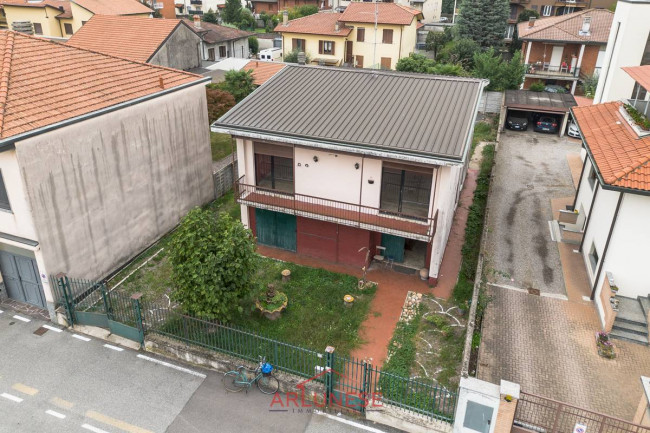Villa in Vendita a Casorezzo