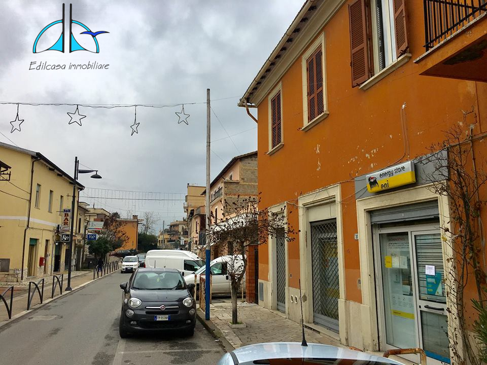 Attività commerciale in vendita a Fara In Sabina (RI)