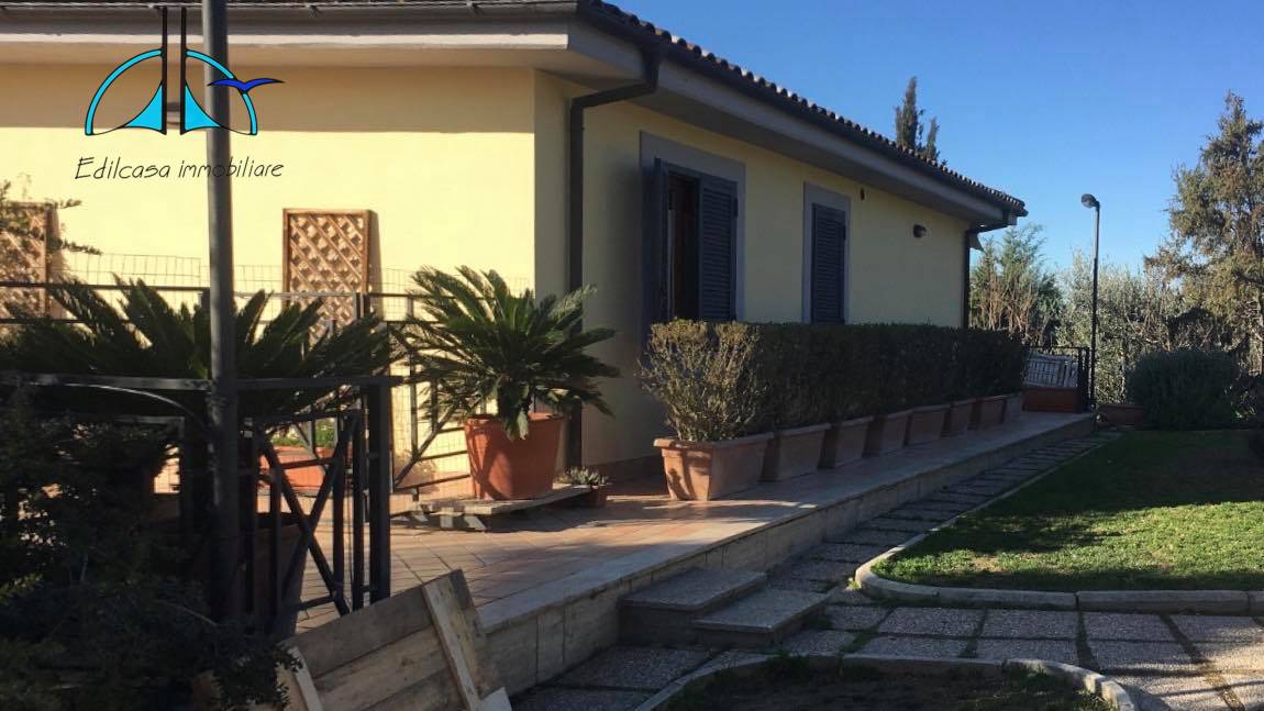 Villa in vendita Rieti