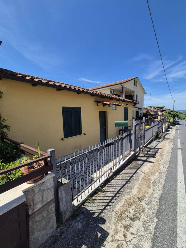 Appartamento in Affitto a Fara in Sabina