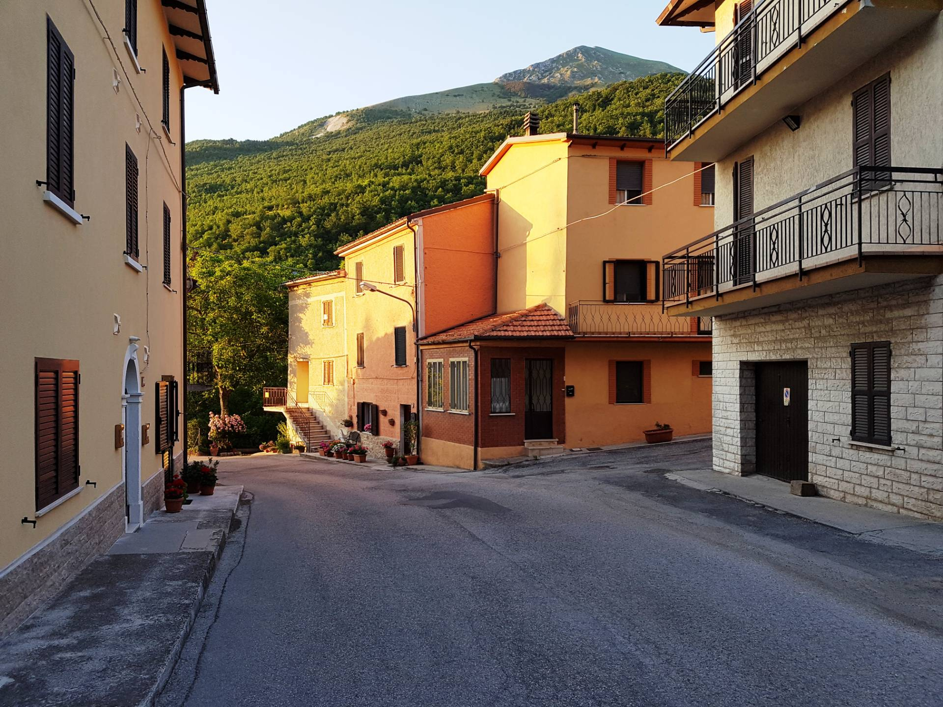 Casa Indipendente in Vendita a Cantiano Cod. 1651