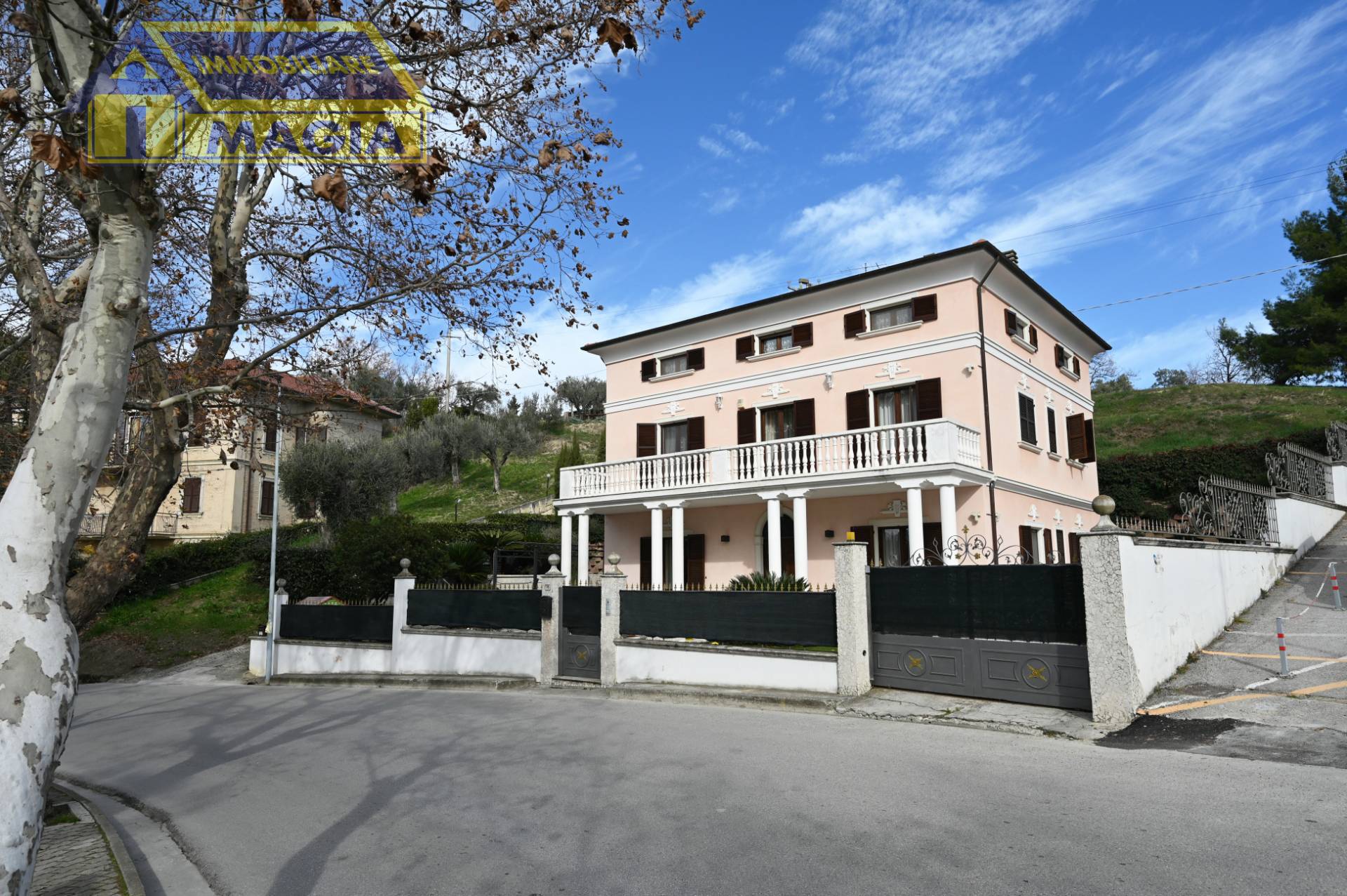 Villa in vendita a Spinetoli (AP)