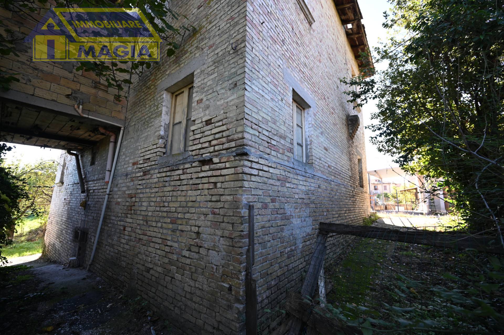 Casa indipendente in vendita a Ascoli Piceno (AP)