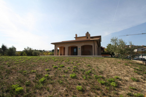 Villa in Vendita a Monteprandone