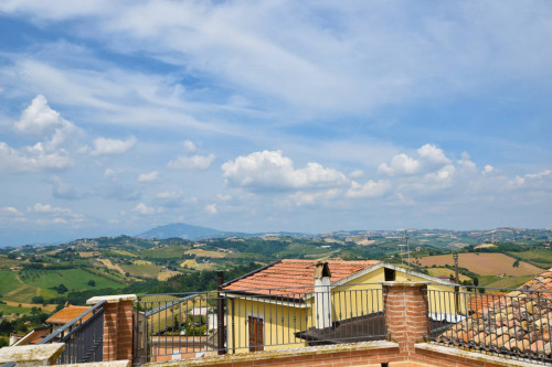 Casa Indipendente in Vendita a Monsampolo del Tronto