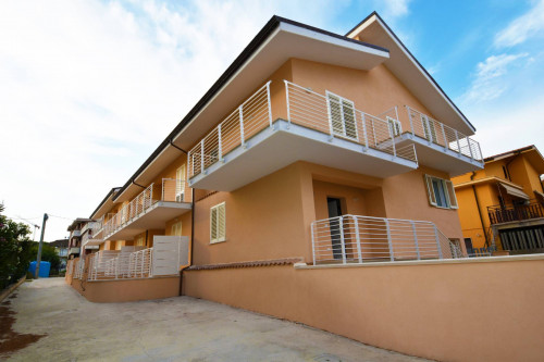 Villa a schiera in Vendita a Nereto