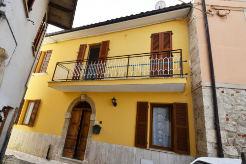 Casa Indipendente in Vendita a Folignano