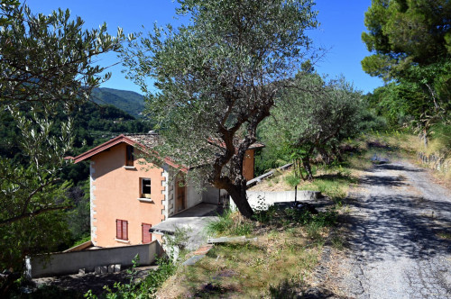 Casa Indipendente in Vendita a Ascoli Piceno