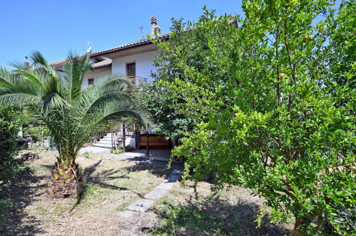 Villa a schiera in Vendita a Folignano