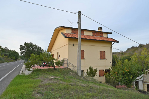 Rustico/Casale in Vendita a Castel di Lama
