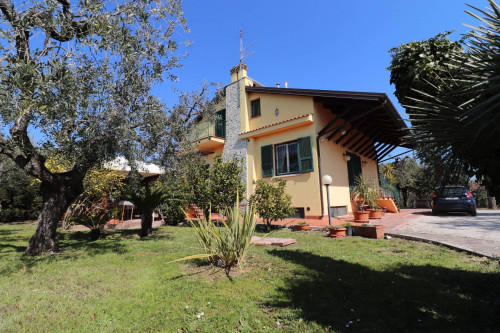 Villa in Vendita a Grottammare