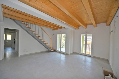 Appartamento in Vendita a Castel di Lama
