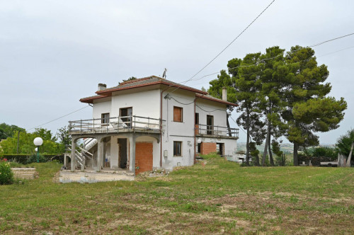 Casa singola in Vendita a Acquaviva Picena