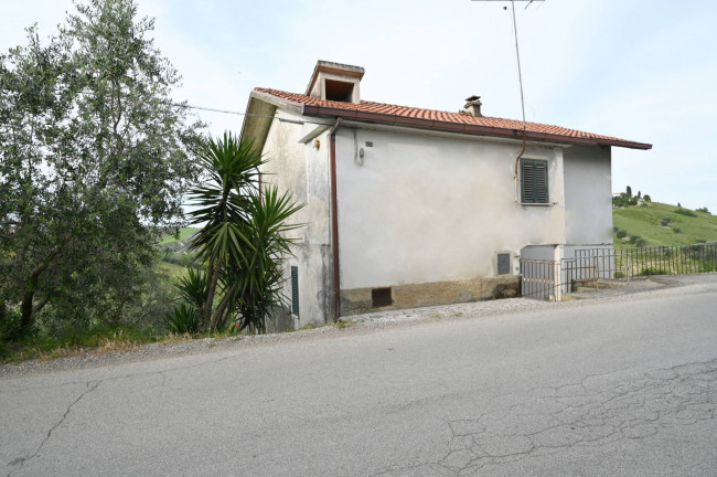 Casa singola in Vendita a Colli del Tronto