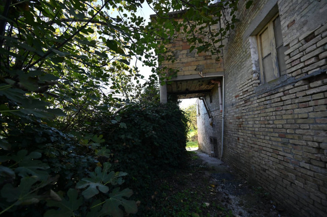 Casa indipendente in vendita a Ascoli Piceno (AP)