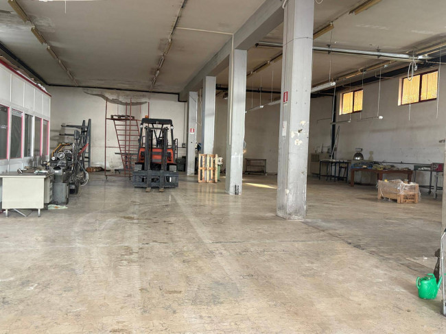 Capannone in Affitto a Ancarano