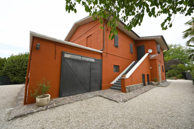 Rustico/Casale in Vendita a Appignano del Tronto