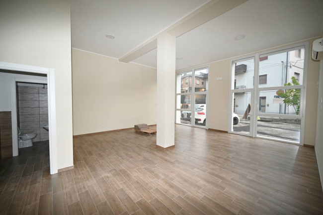 Locale commerciale in Affitto a Castel di Lama