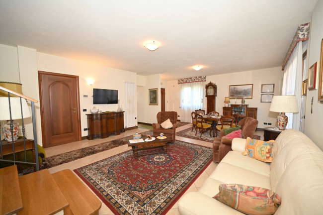 Villa in Vendita a Castel di Lama