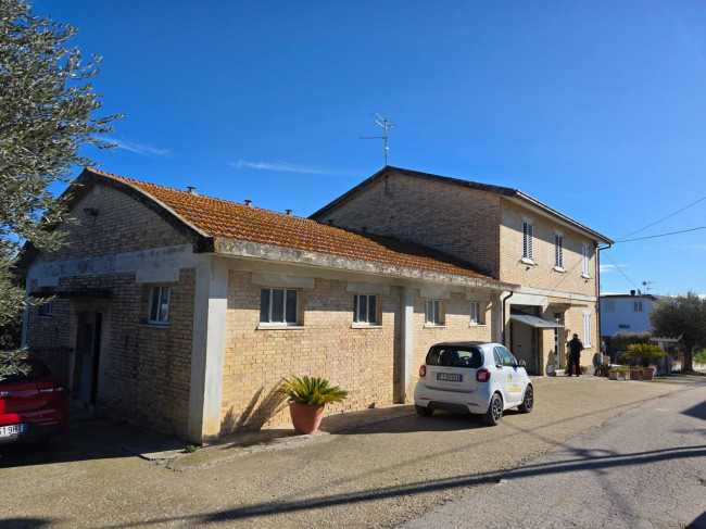 Rustico/Casale in Vendita a Castel di Lama