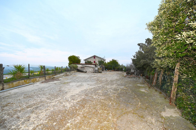 Casa singola in Vendita a Appignano del Tronto