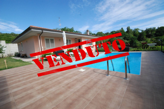 Villa in Vendita a Colonnella