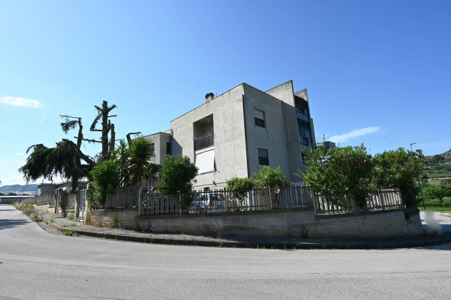 Capannone in Vendita a Acquaviva Picena