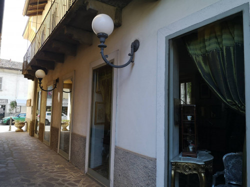 Locale commerciale in Vendita a Cassano d'Adda