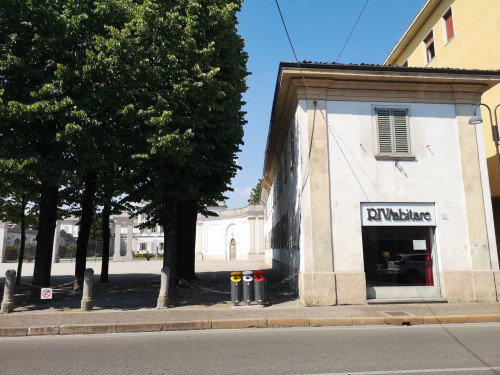 Locale commerciale in Vendita a Cassano d'Adda
