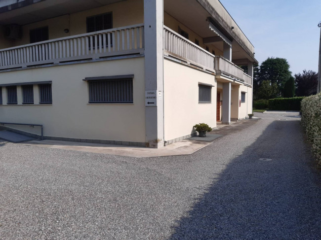 Capannone in Affitto a Inzago