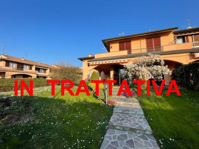 Villa in Vendita a Bellinzago Lombardo