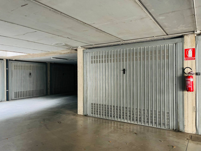 Box o garage in Vendita a Vaprio d'Adda