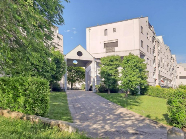 magazzino in Vendita a Cassano d'Adda