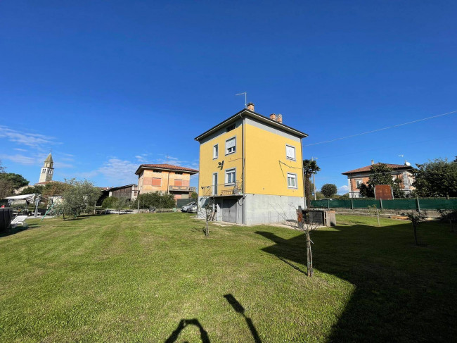 Casa indipendente in vendita a Versa, Romans D'isonzo (GO)