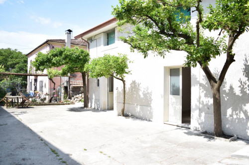 Casa indipendente in vendita a Sant'angelo In Theodice, Cassino (FR)