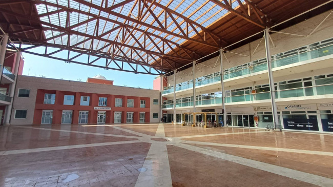 Locale commerciale in Vendita a Riccione