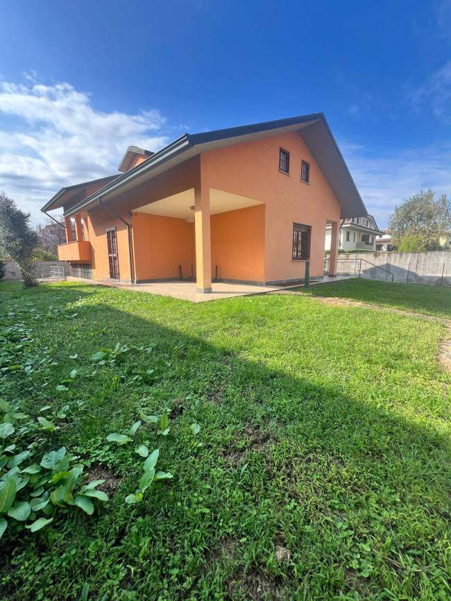 Villa in Vendita a Cernusco sul Naviglio