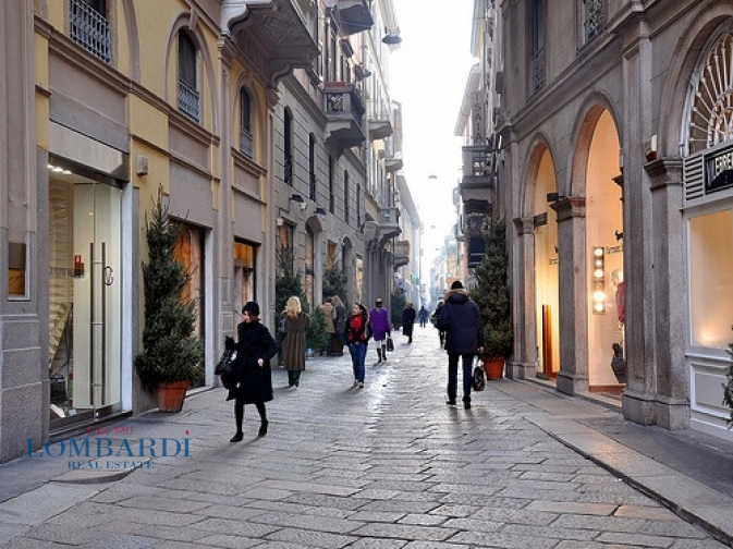 Negozio - Loc.Com. MILANO vendita  Montenapoleone  Lombardi Real Estate - Duomo
